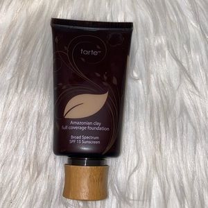 Tarte Amazonian Clay foundation